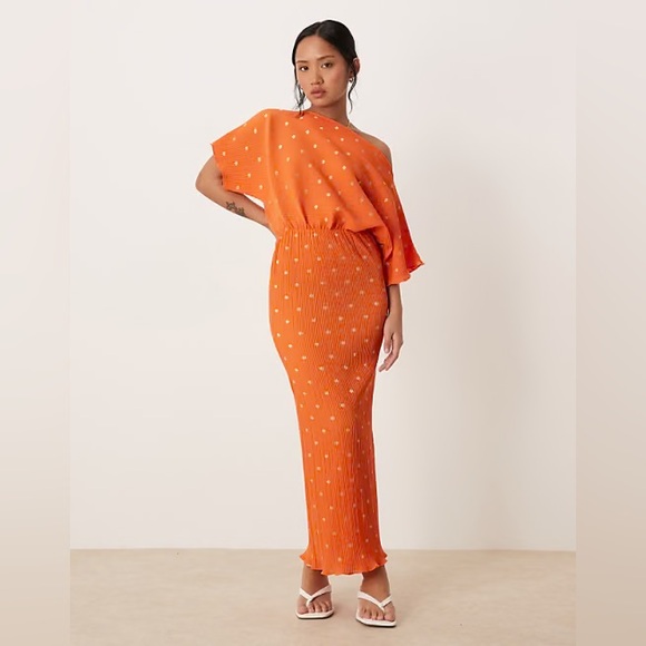 Never Fully Dressed Dresses & Skirts - NWT Never Fully Dressed Petite Tilly Metallic Plisse Maxi Dress in Orange Sz S